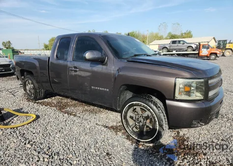 2011 Chevrolet Silverado C1500 Lt from USA, damaged, VIN 1GCRCSE01BZ123064